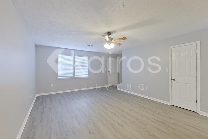 160 Deer Parkway - Photo 5 of 22