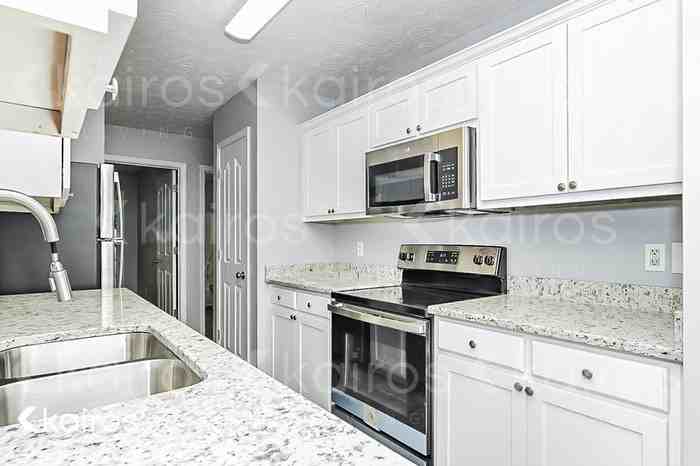 6914 Aldora Dr - Photo 5 of 17