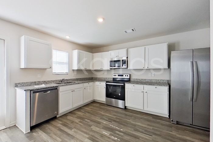 837 Vistamount Path - Photo 6 of 22