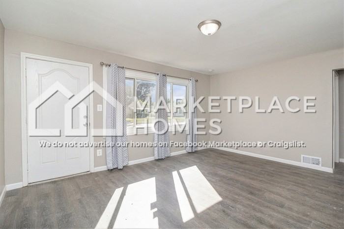 22375 Eastwood Ave - Photo 5 of 22