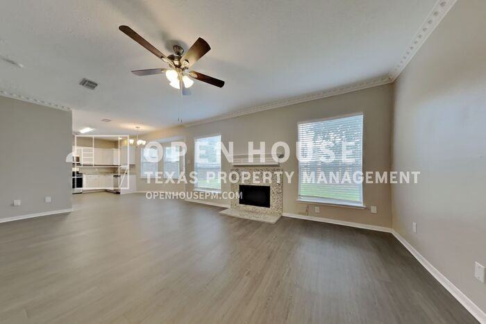 12618 Duchess Ln - Photo 5 of 40