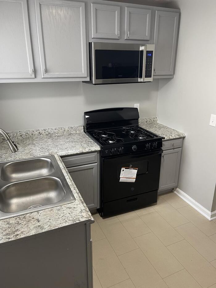 1425 Joseph E Boone Blvd Nw #D102 - Photo 6 of 11