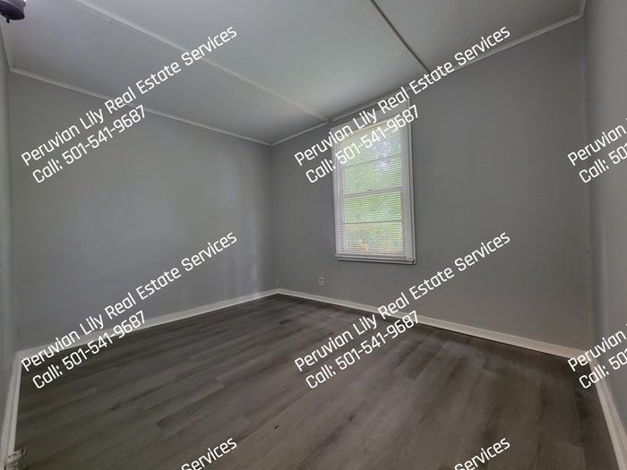 100 Wilson St - Photo 6 of 10