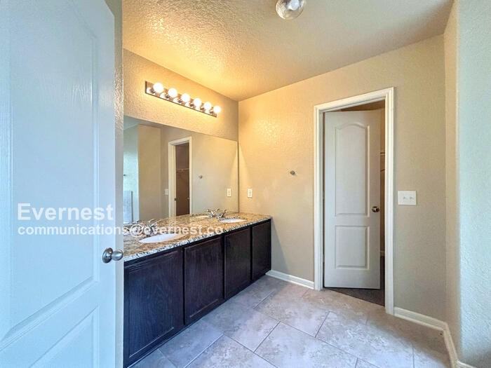 3510 Penta Flds - Photo 7 of 24