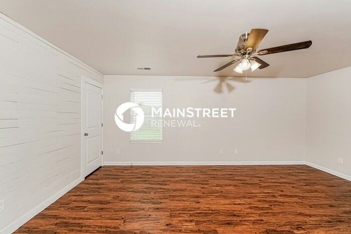 817 Huntington Trce - Photo 4 of 19