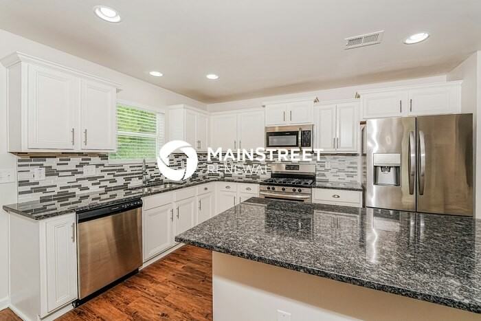 817 Huntington Trce - Photo 7 of 19