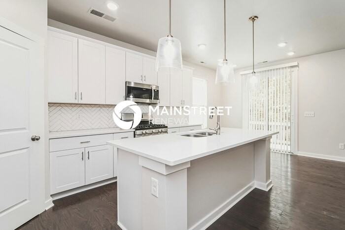 6228 Coatbridge Lane - Photo 7 of 20