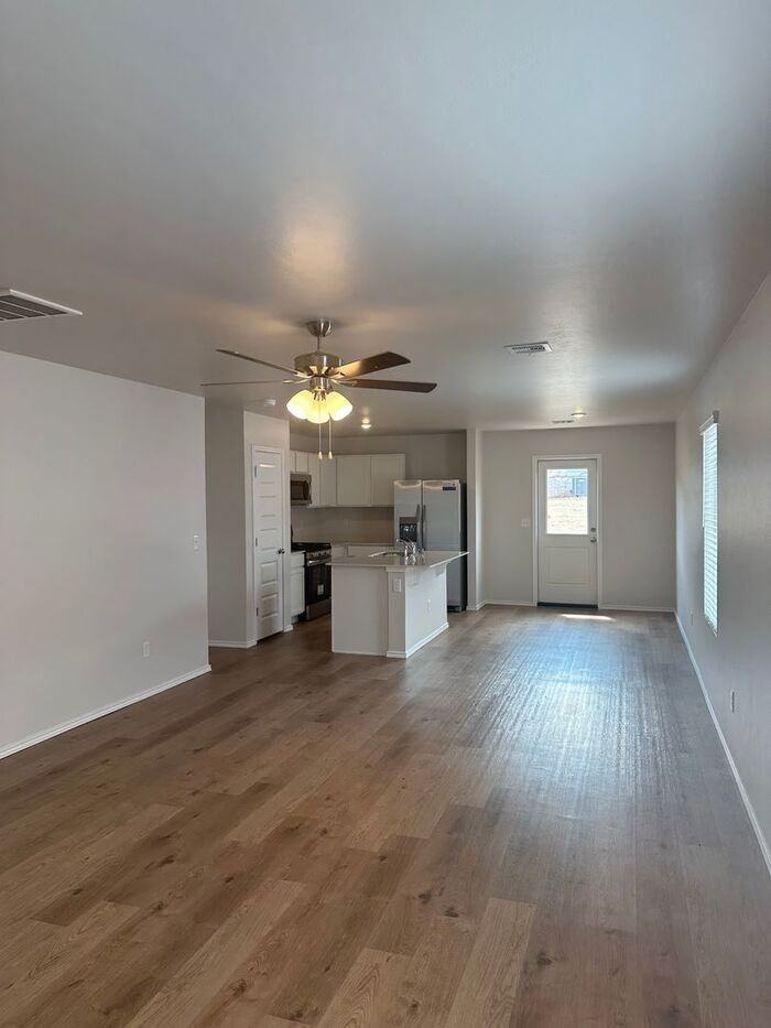 820 820 Northeast 102nd Street - Photo 5 of 20