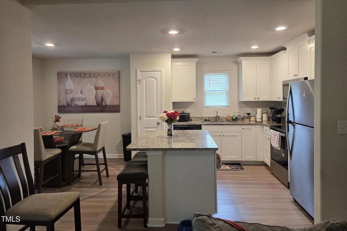 50 Chedworth Dr - Photo 3 of 5