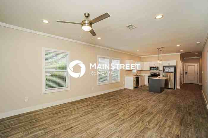 422 Azucena St - Photo 4 of 18