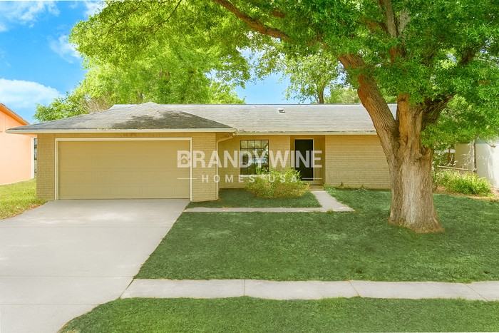 2712 Manor Hill Dr - Photo 2 of 25