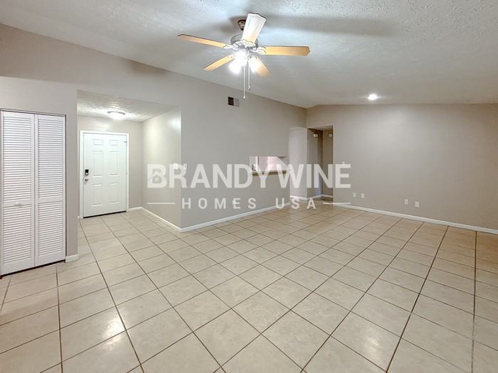 2712 Manor Hill Dr - Photo 4 of 25