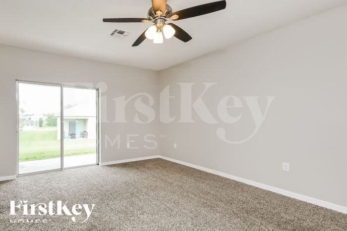 621 Squires Grove Dr - Photo 3 of 16