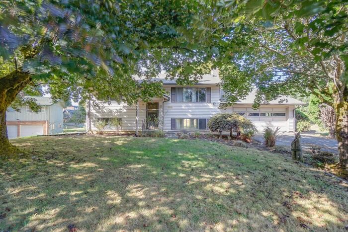 12320 Northeast 18th Avenue - Photo 2 of 45