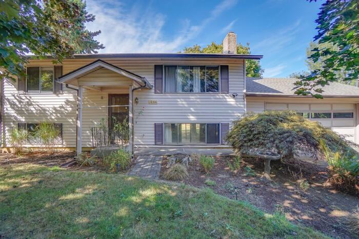 12320 Northeast 18th Avenue - Photo 4 of 45