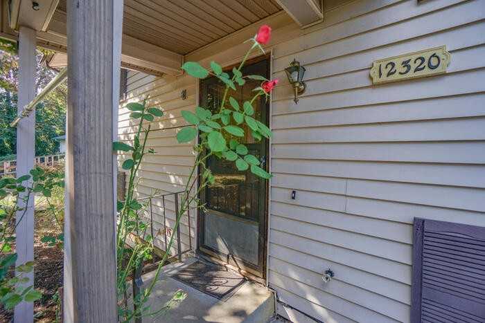 12320 Northeast 18th Avenue - Photo 5 of 45