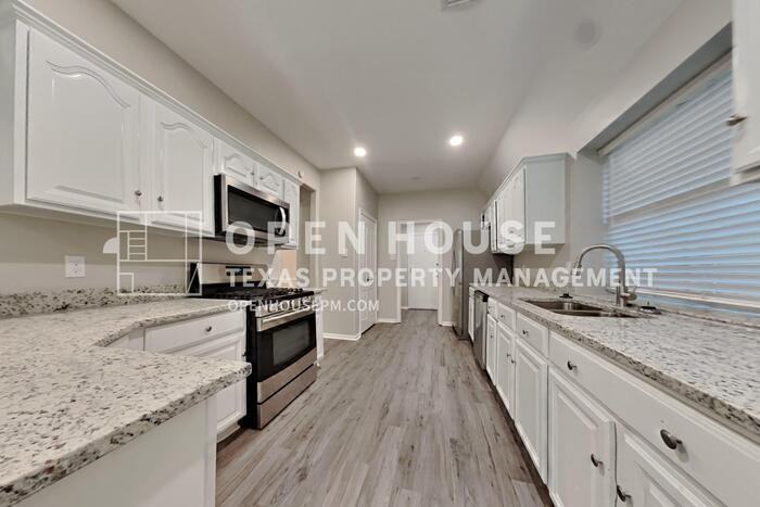 1731 Red Oak Ter - Photo 6 of 26