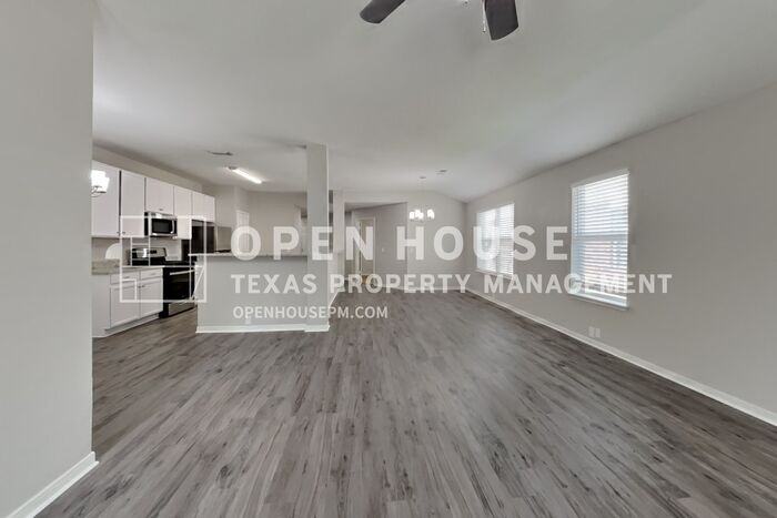 17330 Shadow Ledge Dr - Photo 5 of 22