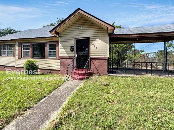 1932 Portage Ave - Photo 2 of 38