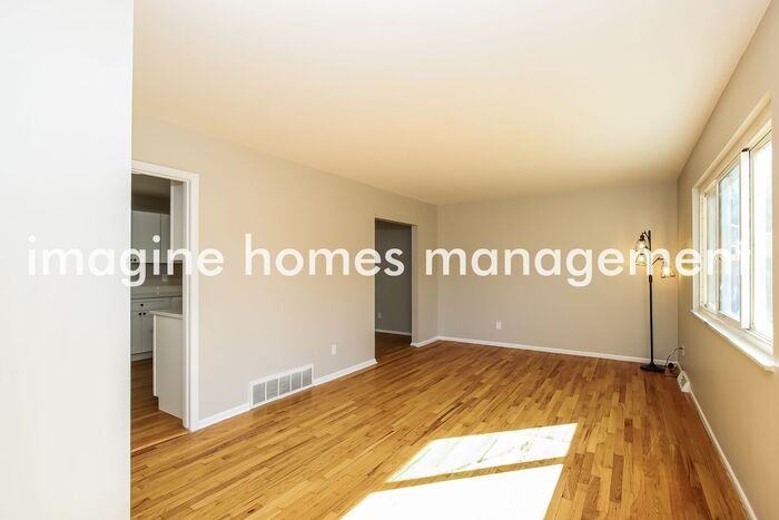 722 Danbury Rd - Photo 6 of 21