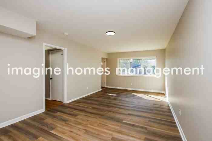 722 Danbury Rd - Photo 7 of 21