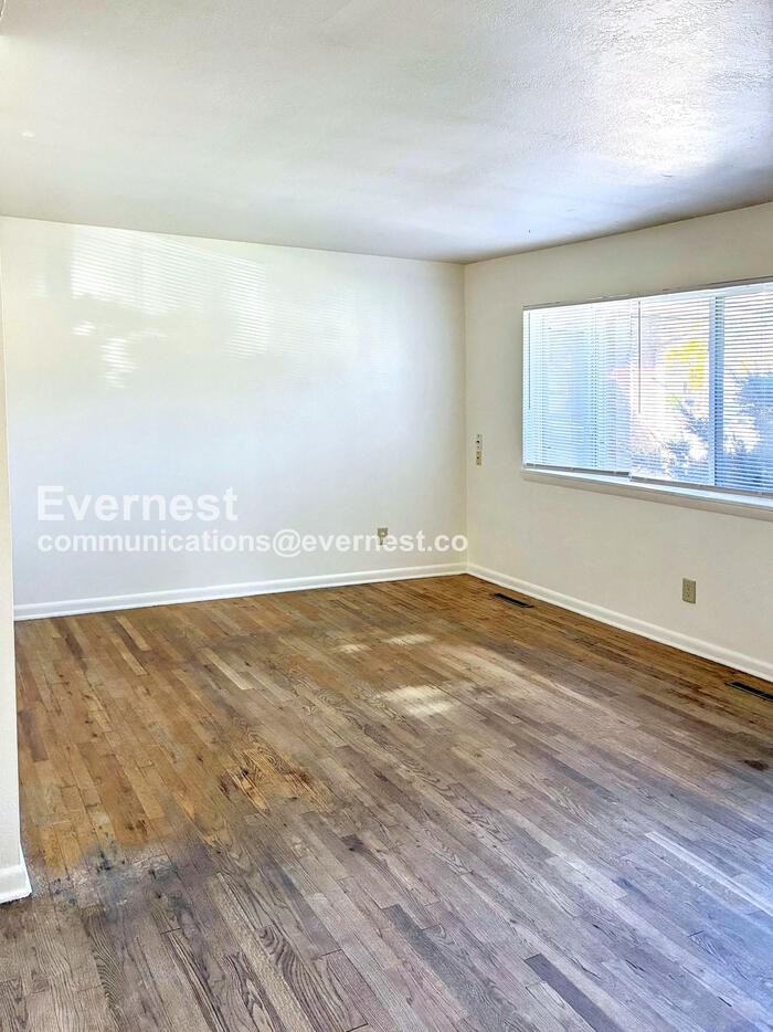 1307 Castlerock Dr - Photo 6 of 33