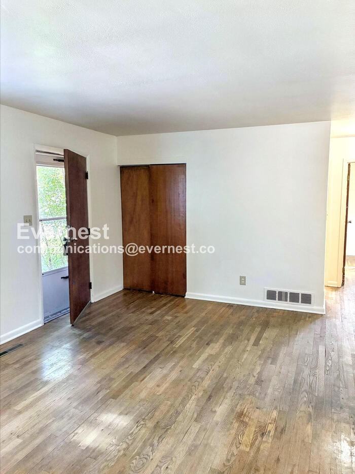 1307 Castlerock Dr - Photo 7 of 33