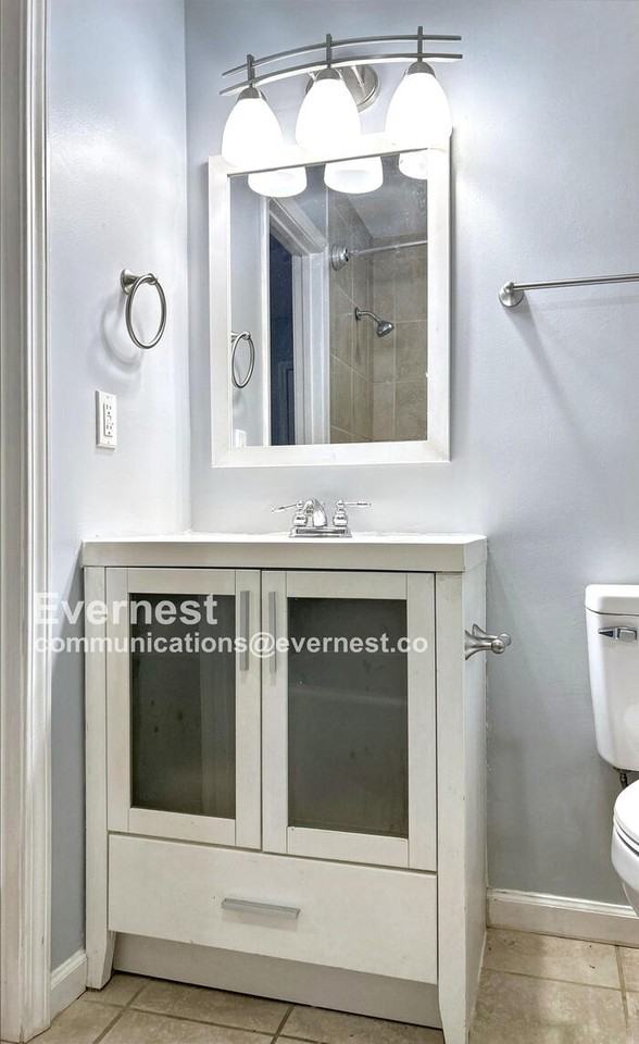 1212 Rosedale Ave #B - Photo 5 of 17