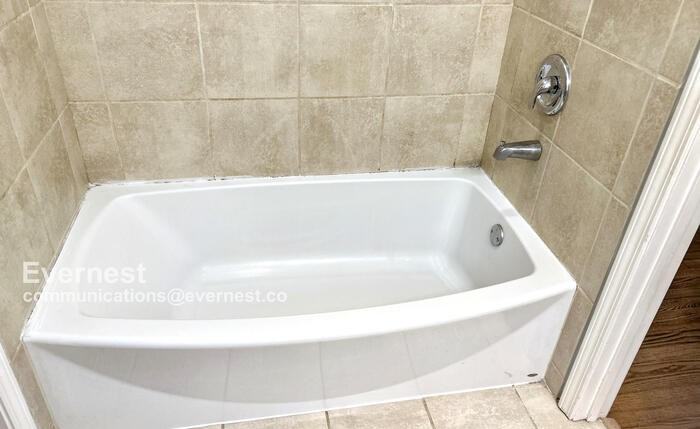 1212 Rosedale Ave #B - Photo 7 of 17