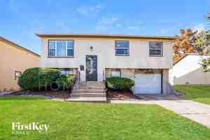 featured image of 20024 Lakewood Ave