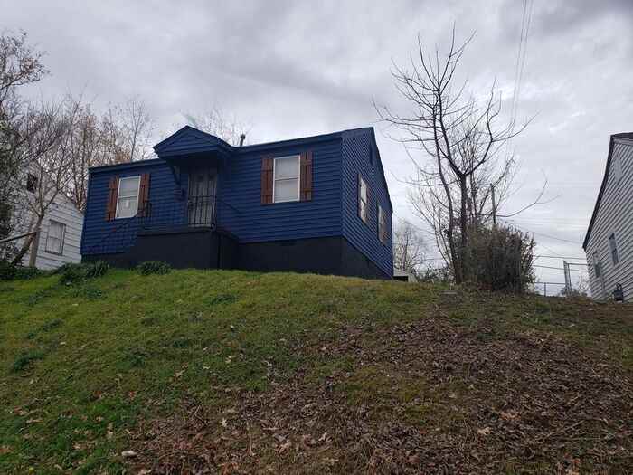 2066 Farrington St - Photo 2 of 12