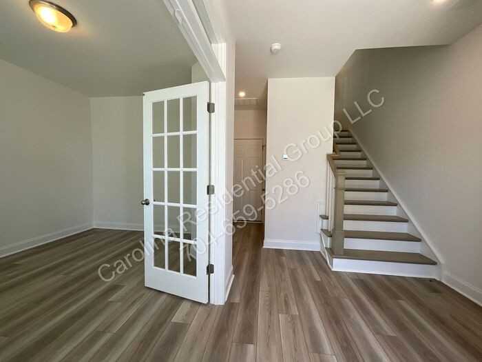 15340 Ballancroft Parkway - Photo 2 of 20