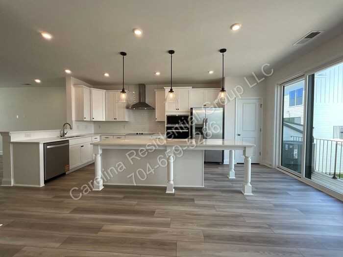 15340 Ballancroft Parkway - Photo 6 of 20