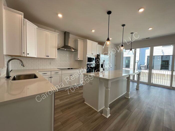 15340 Ballancroft Parkway - Photo 7 of 20