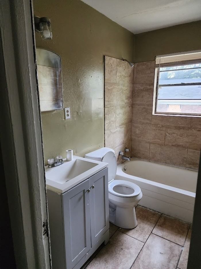 306 E Waldorf Ave - Photo 3 of 14