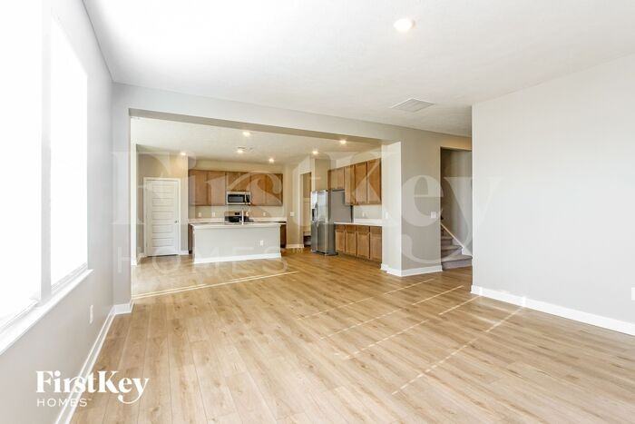954 Shadow Dr - Photo 3 of 19