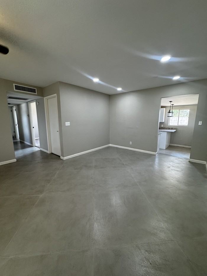 1744 S Chrysler Ave - Photo 6 of 26