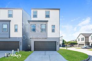 featured image of 18404 Idyllic Aly