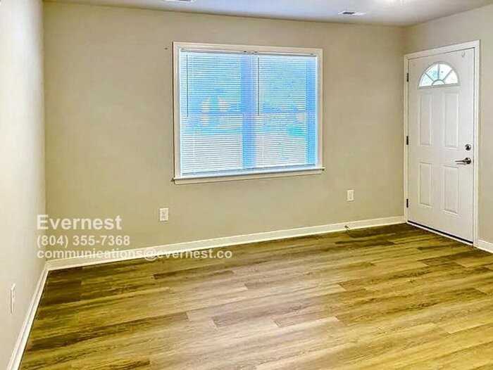 15807 Meridian Avenue - Photo 2 of 6