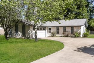 896 Hacienda Dr - Photo 1 of 1