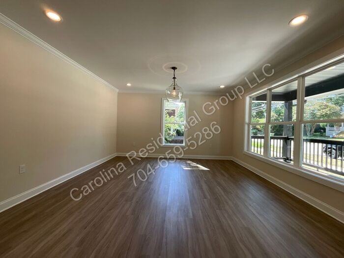 307 North Catawba Street - Photo 4 of 23