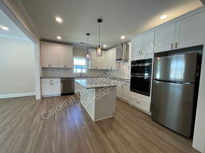 307 North Catawba Street - Photo 7 of 23