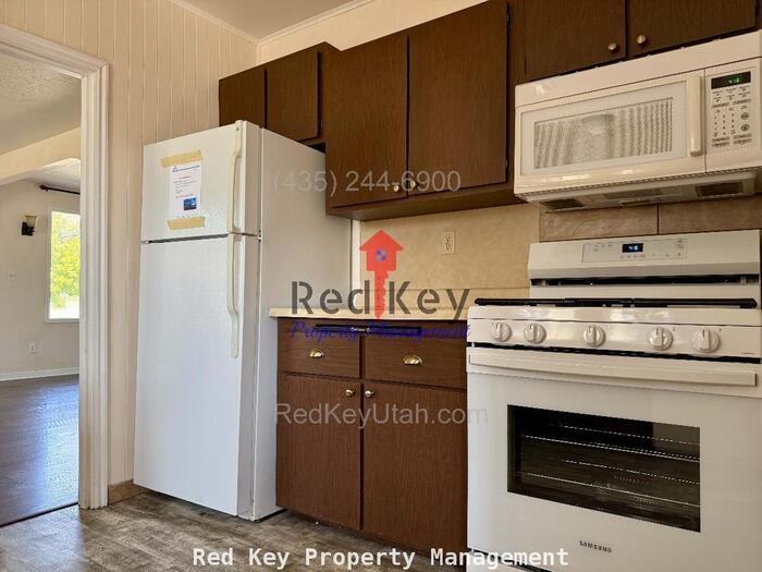 245 W 100 S - Photo 6 of 21