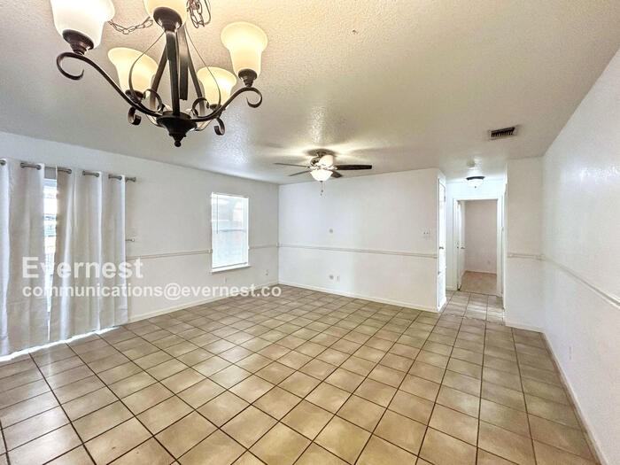 2027 Mission Fld - Photo 4 of 16