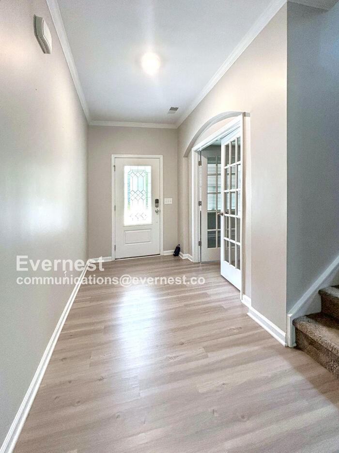 140 W Morehouse Ave - Photo 6 of 27