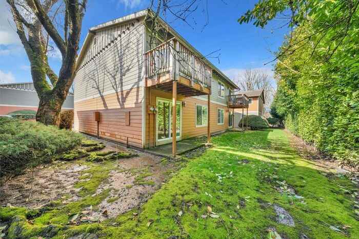 6031 North Fessenden Street - Photo 2 of 49