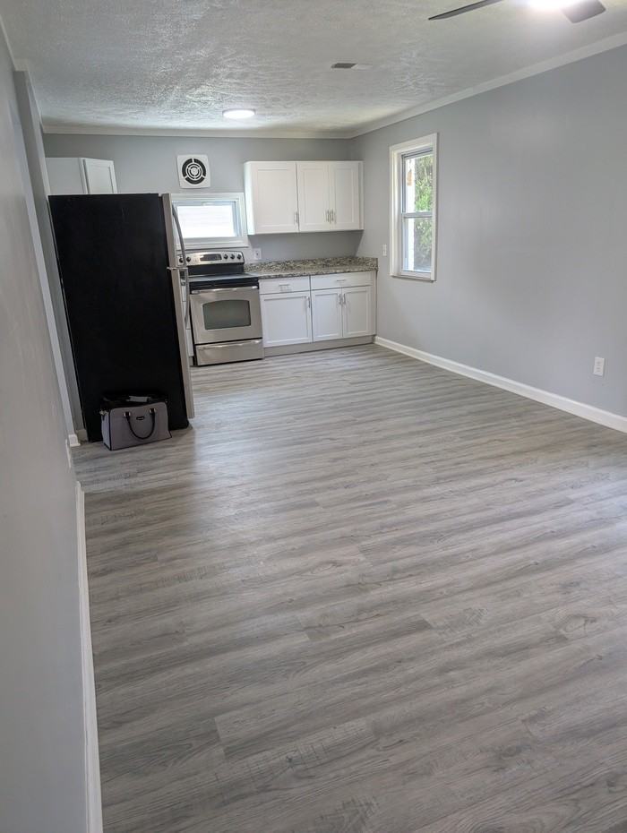 21000 Crystal Ave - Photo 2 of 15