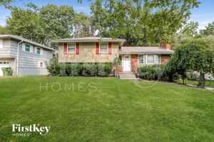 featured image of 8101 Willow Way