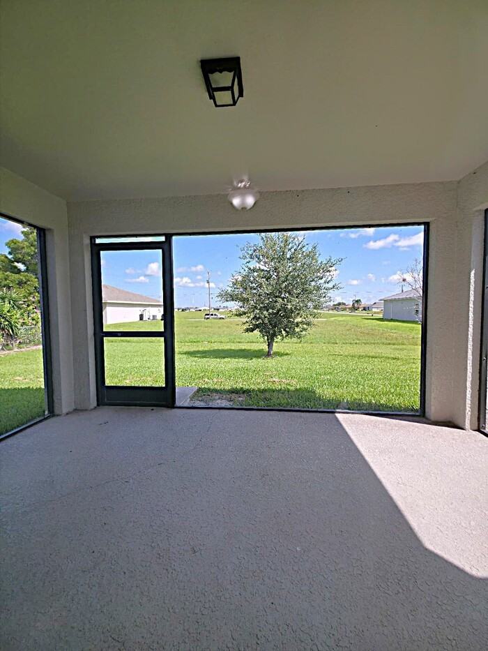 319 Nw 21st St - Photo 2 of 14