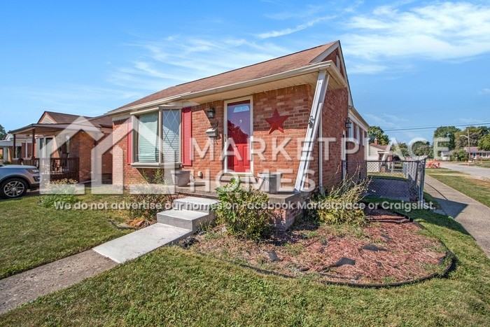 271 Gilman St - Photo 2 of 24